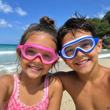 Lade das Bild in den Galerie-Viewer, AquaBlick Kinder-Schwimmbrille | Beschlagfrei · Auslaufsicher · Kein Haareziehen