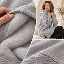 Lade das Bild in den Galerie-Viewer, KuschelLiebe – der extra lange Wohlfühlhoodie | deckenweich, warm &amp; figurschmeichelnd
