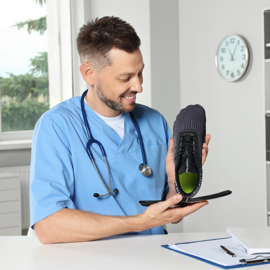 FALKO - ergonomische, schmerzlindernde & wasserabweisende Barfußschuhe